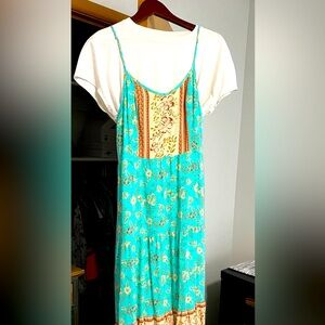 Pretty maxi dress with tee